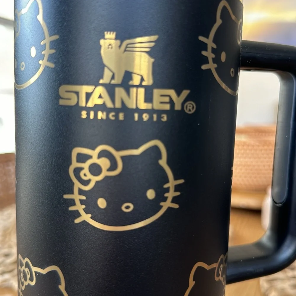 Stanley Black and Gold Hello Kitty Thermos - Picture 2 of 4